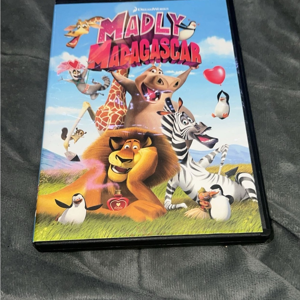Madly Madagascar DVD - Picture 1 of 4